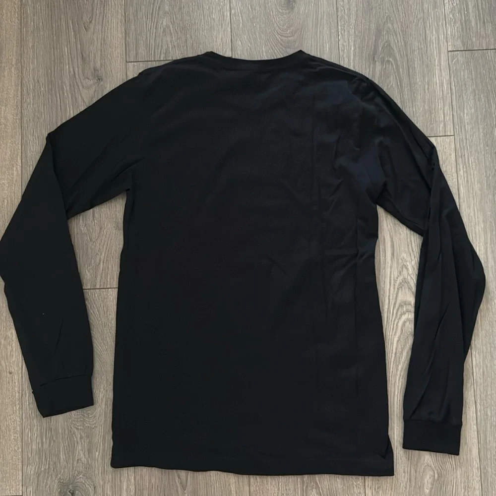  Apple Long Sleeve T-Shirt (Black) - Picture 4 of 4